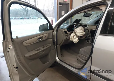 2015 Chevrolet Traverse Ls from USA, damaged, VIN 1GNKRFKD1FJ249595